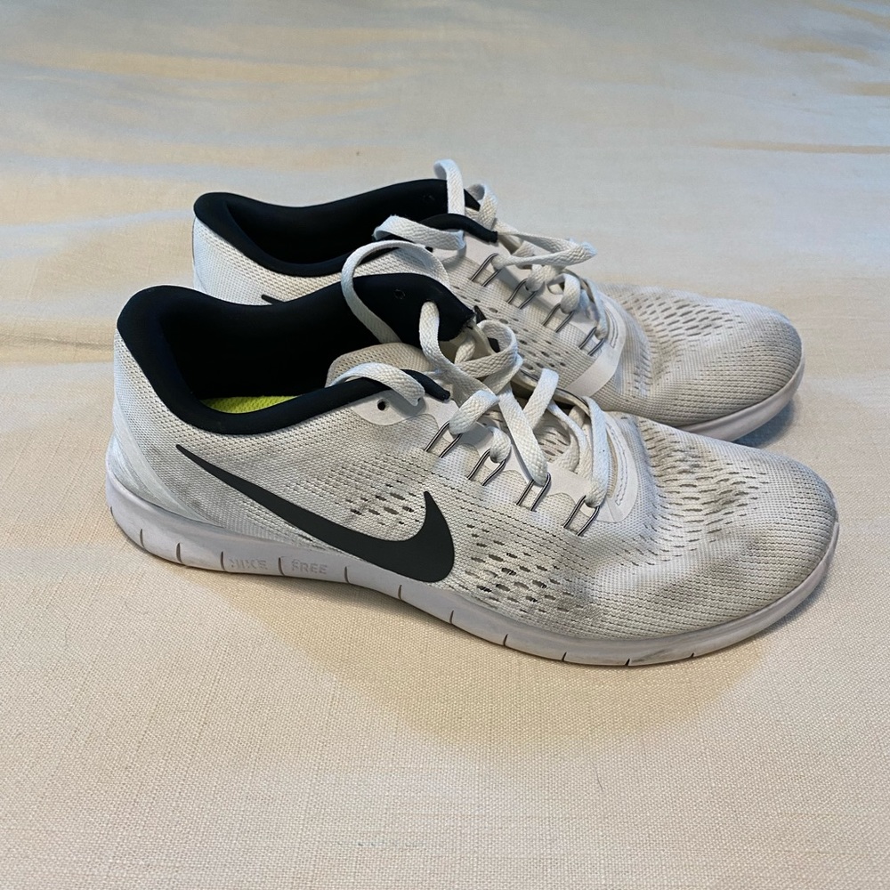 Mike Woman’s Sneakers